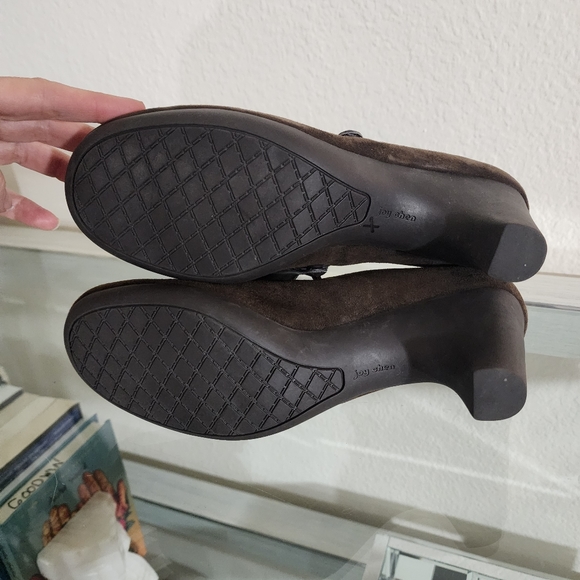 Anthropologie Joy Chen Brown Suede and Leather Mary Jane Pumps - Picture 5 of 6